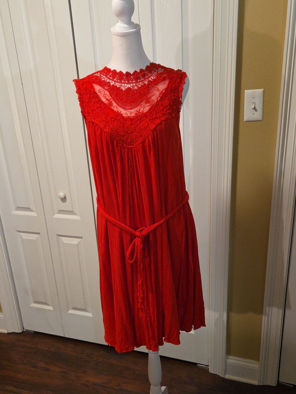 Red Lace Yoke Women’s Party Dress